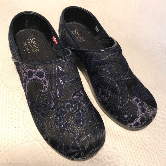 sanita vegan clogs